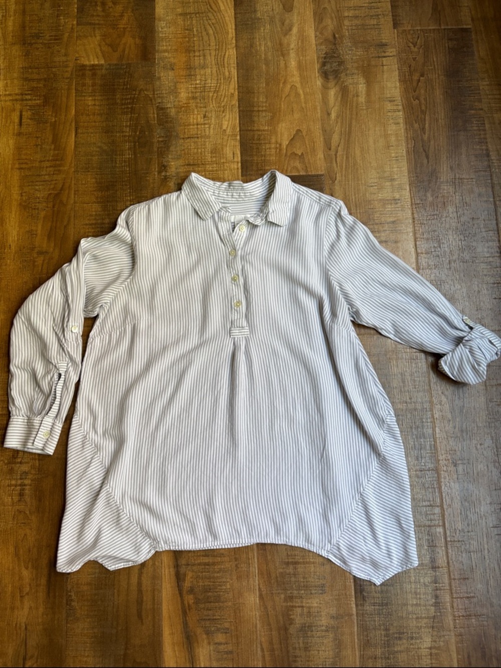 J Jill Shirt Size M gray/white Striped  3/4 Button roll Sleeve Tunic shirt